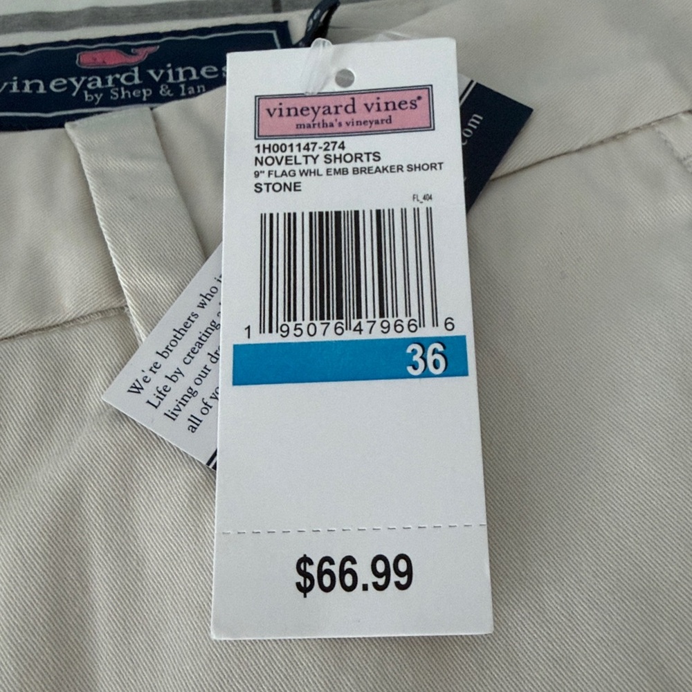 NWT Men’s Vineyard Vines classic fit 9”
Breaker short size 36 - Picture 3 of 6